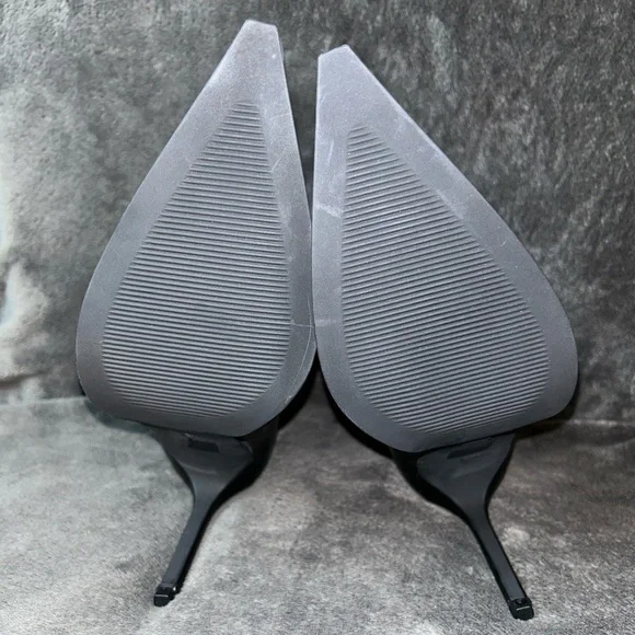 NWOT Journee Collection Size 9.5 Black Side Zip Pointed Toe Bootie Heels - Picture 5 of 6